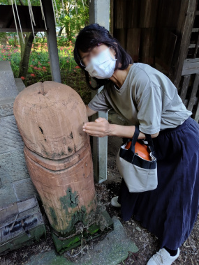 事務服のOL熟妻の日常