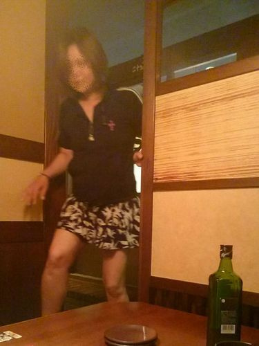 酔い潰れた熟女をの画像その1