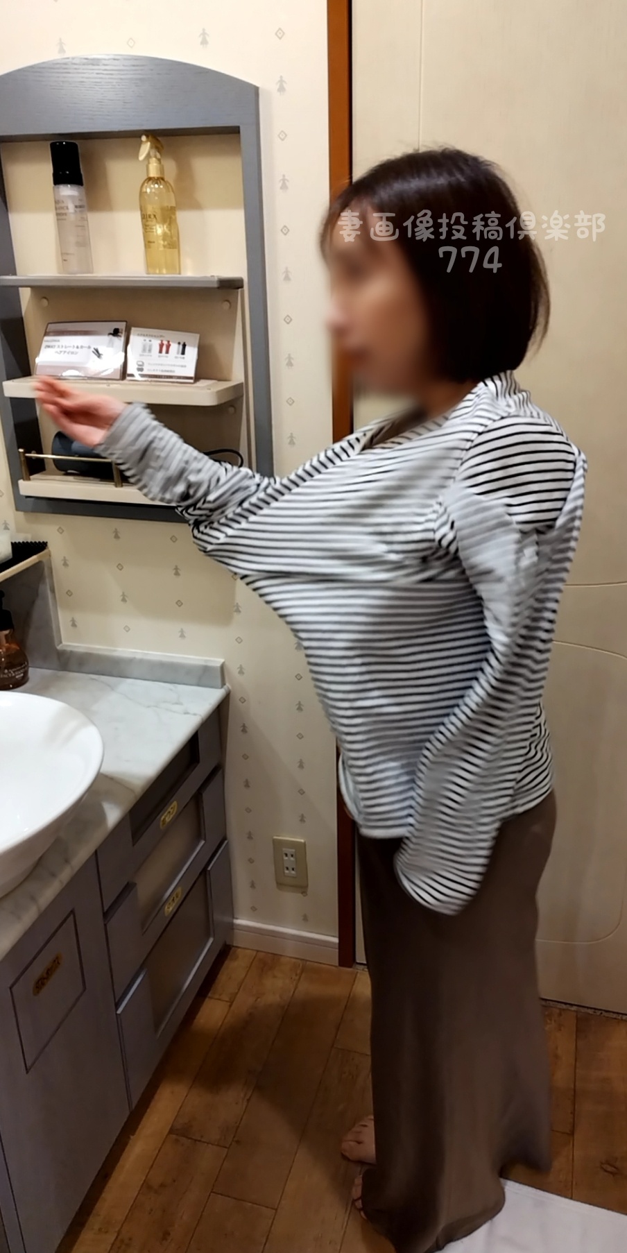 他人妻脱衣所撮影会の画像その1