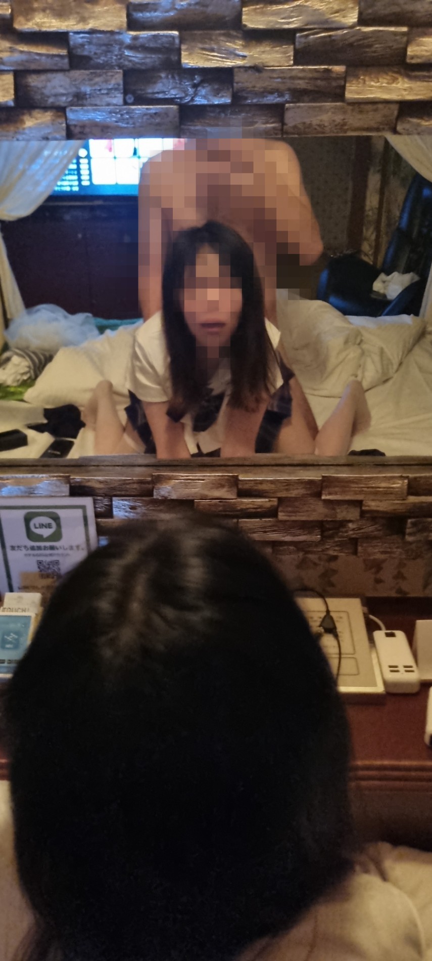 ミニスカ制服姿の小学◯先生の画像その4