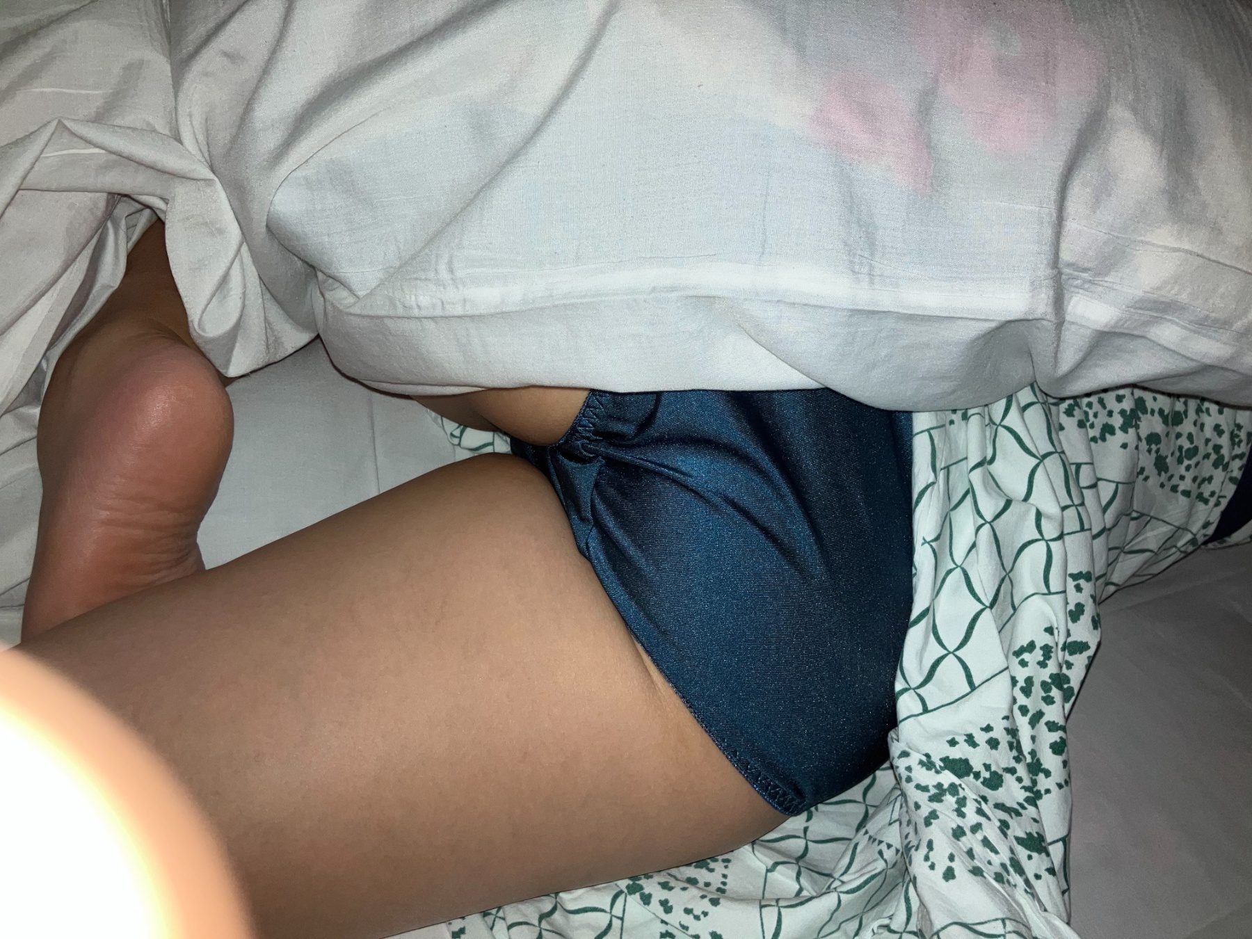 3児の子持ち妻　寝乱れ姿の画像その1