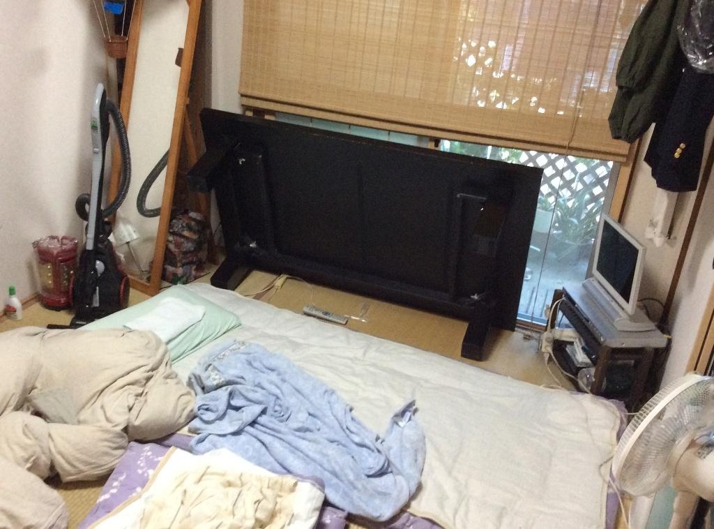 この部屋で取り行われる痴態行為の画像その1