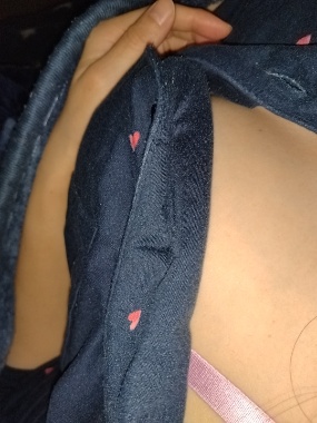 こっそりボタンを外し