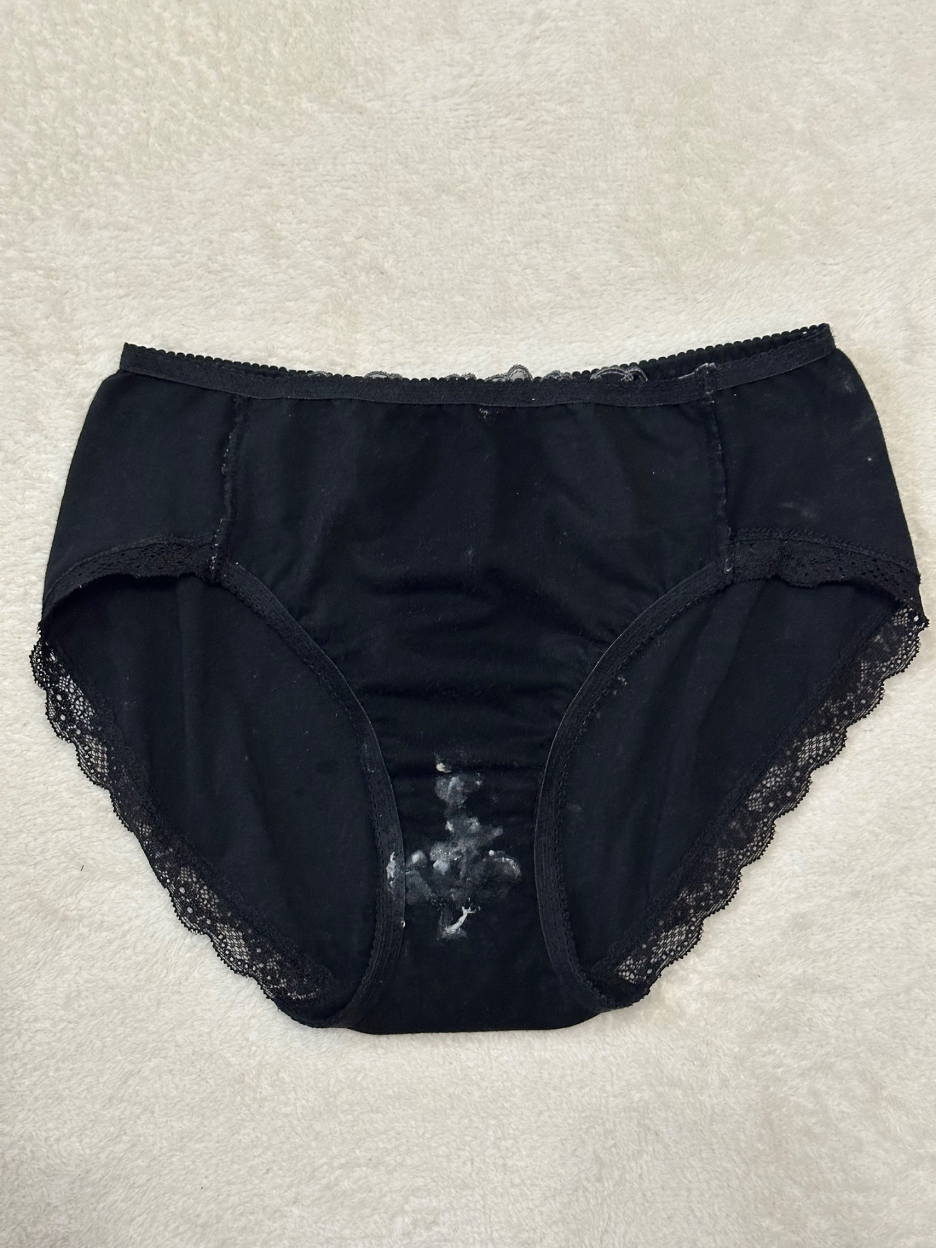 真面目妻の怪しい下着の画像その4