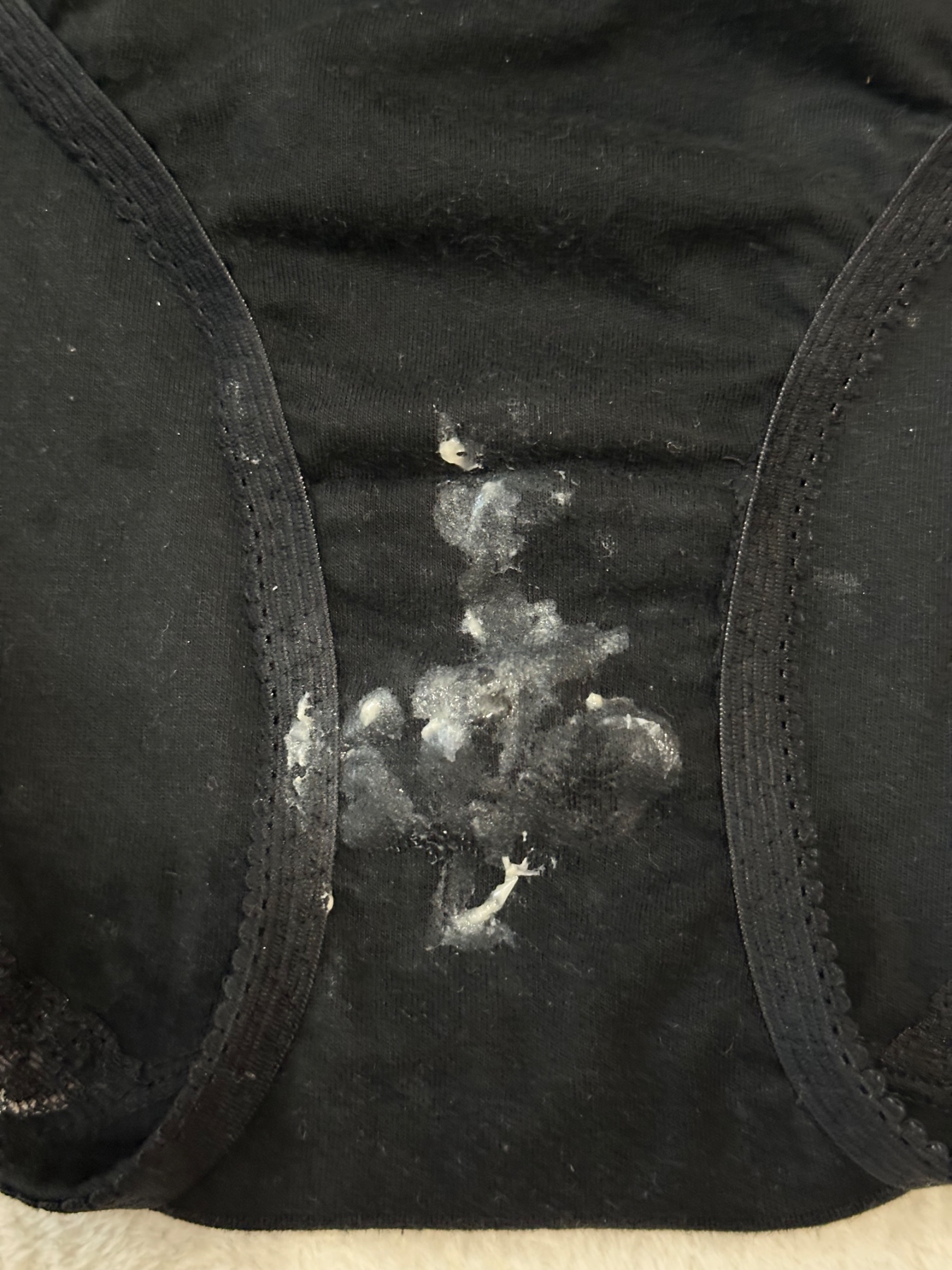 真面目妻の怪しい下着の画像その5