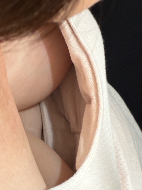 ブス妻の胸チラ