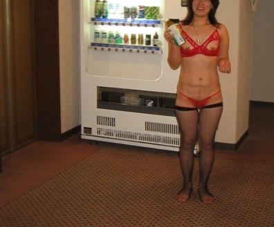 ホテルのエレベータ前での画像その1