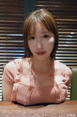 Hカップ童顔巨乳妻