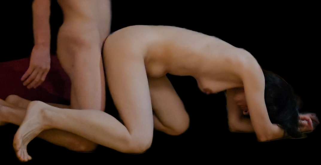 バックで貫かれる妻の画像その4