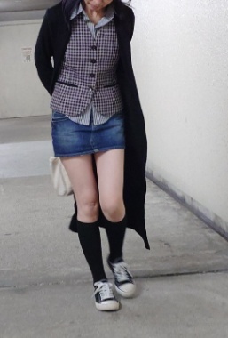 ミニスカ履いてます