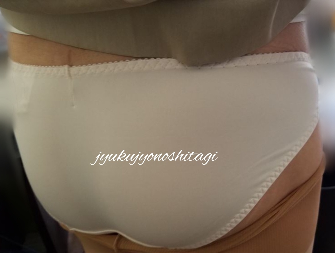 人妻のフルバックの画像その5