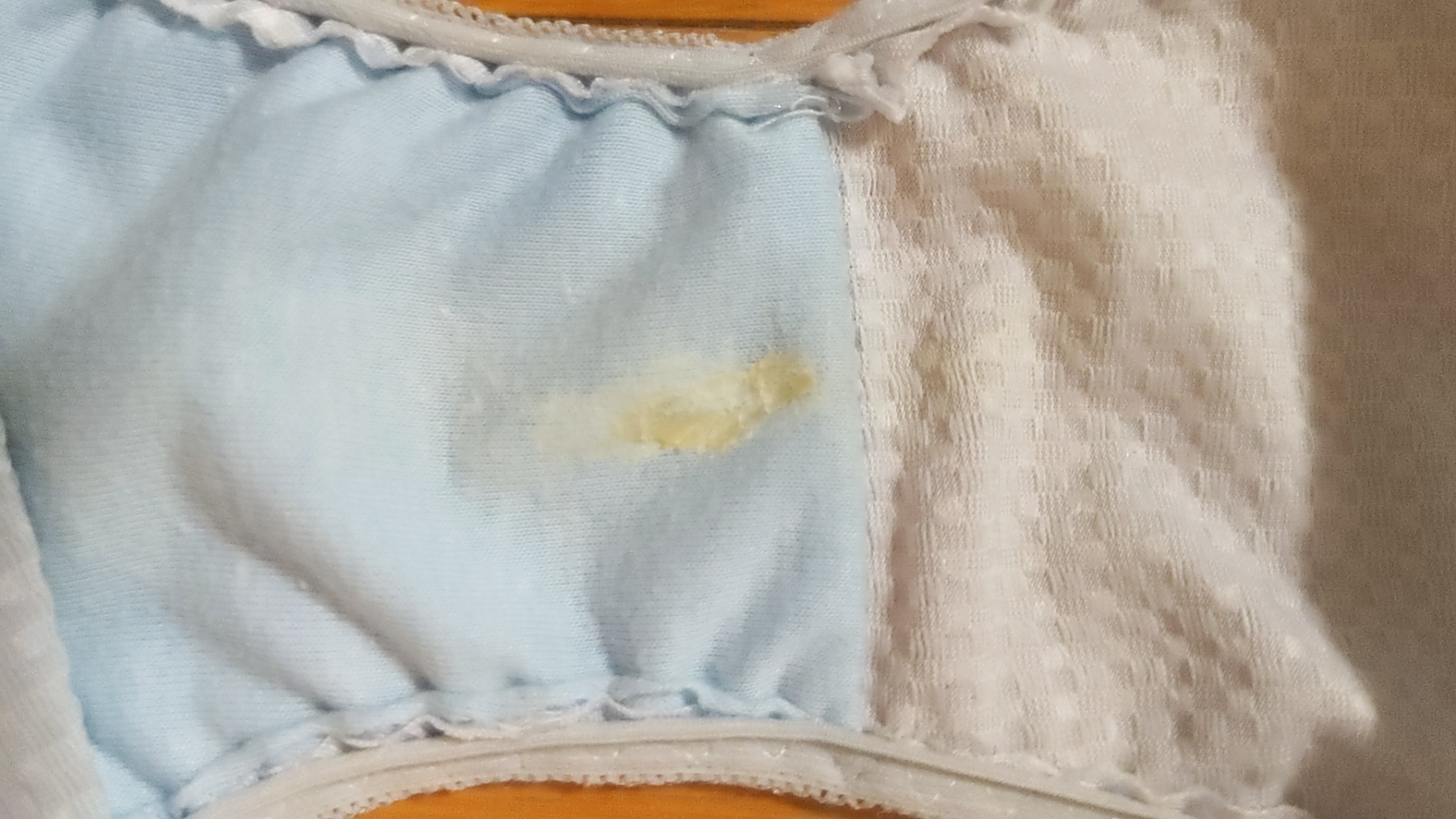 妻チェックパンティの画像その3