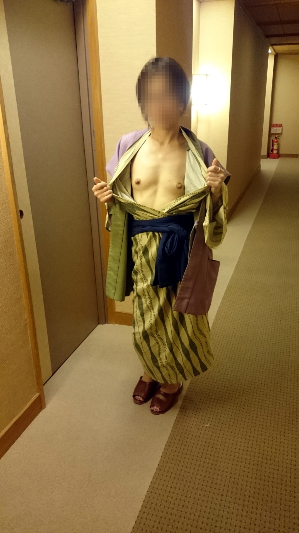 貧乳な妻の画像その1