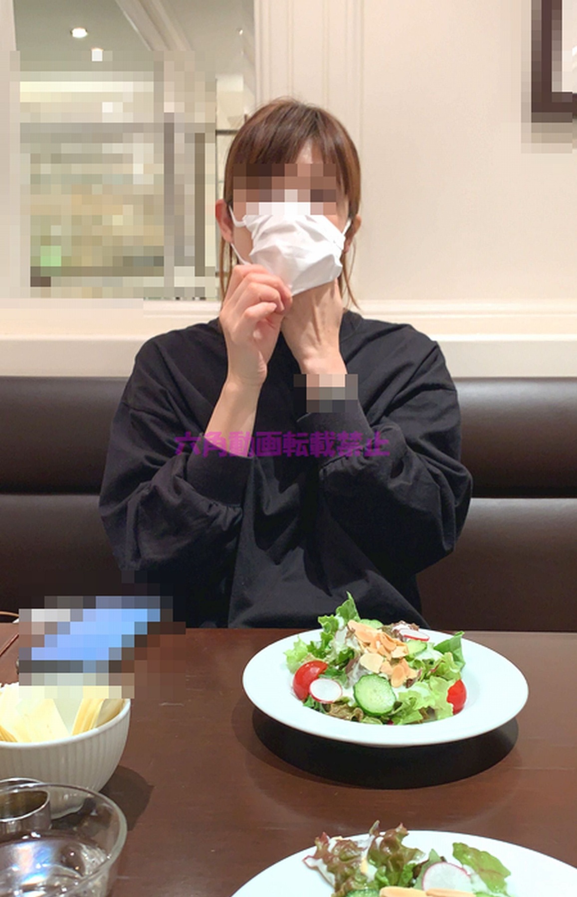 私服とちょっとHな水着の画像その1