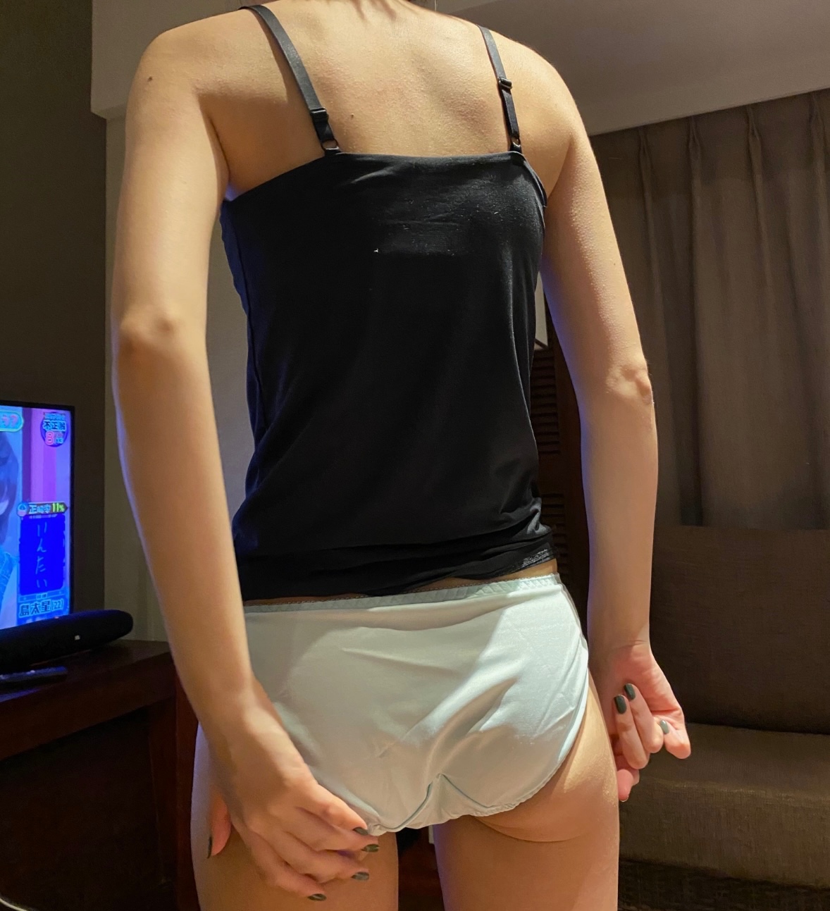 経営者妻のはみ毛の画像その1