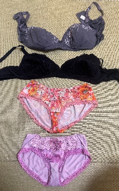 豊満ボディー妻の下着