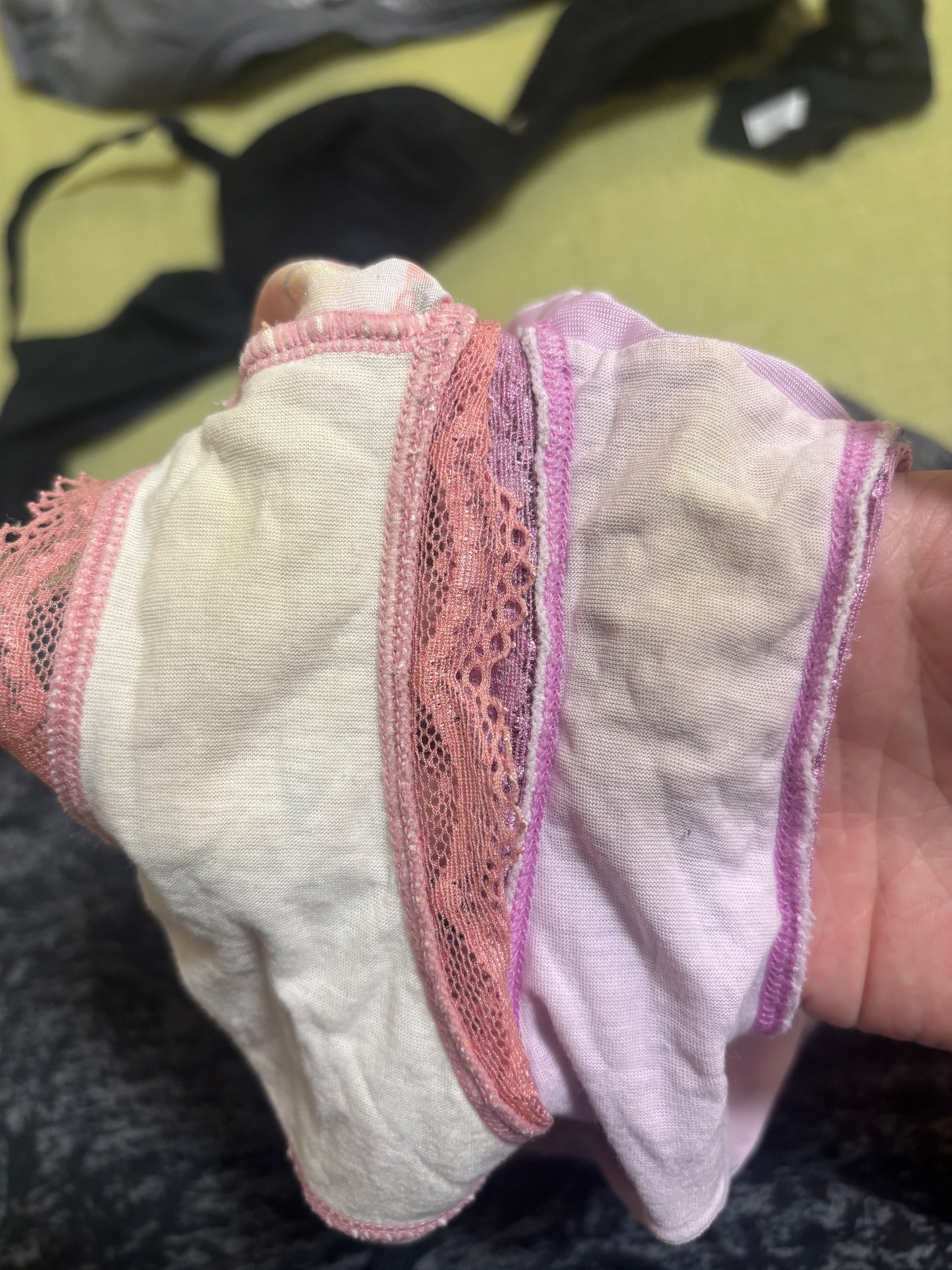 豊満ボディー妻の下着の画像その3