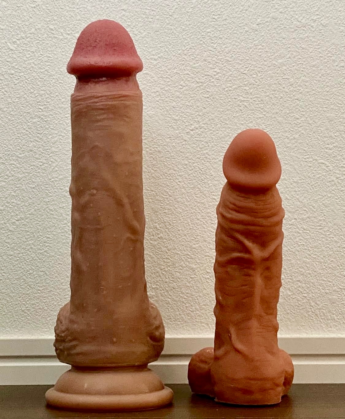 極太性具で拡がった妻の膣穴の画像その2