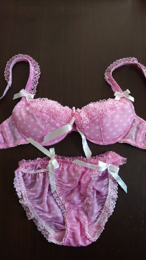 50代他人妻の透けパンツ