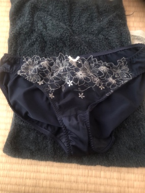 デカケツ妻を抱いた翌朝の下着