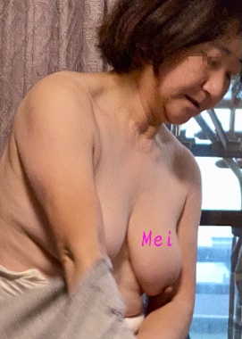 只今お着換え中