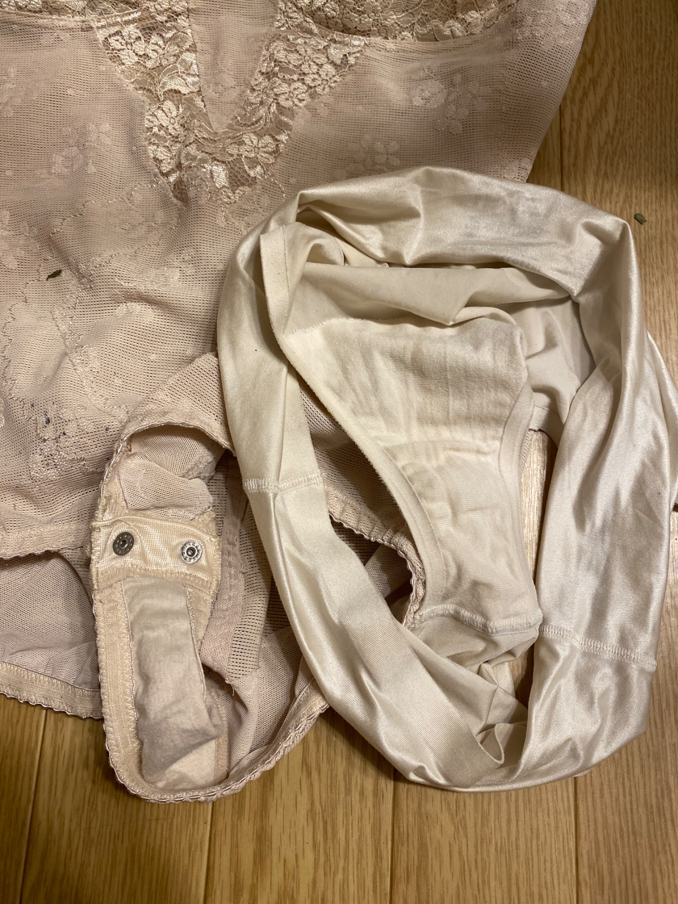 ベージュパンティの画像その2