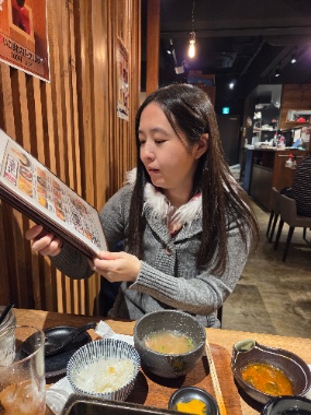 土曜夕方　　ドキドキ都庁露出