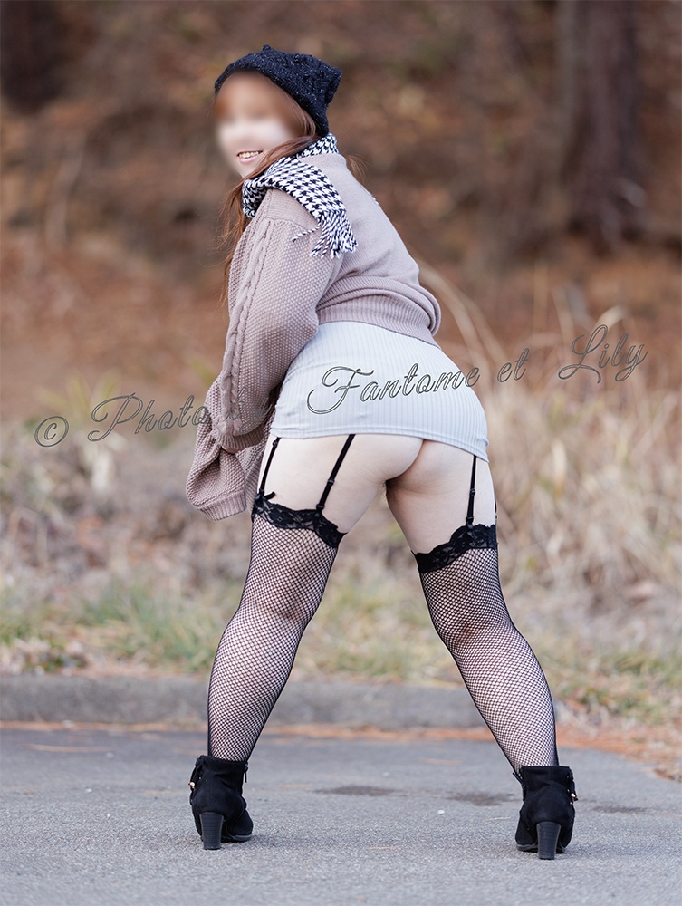 豊満剛毛妻の画像その1