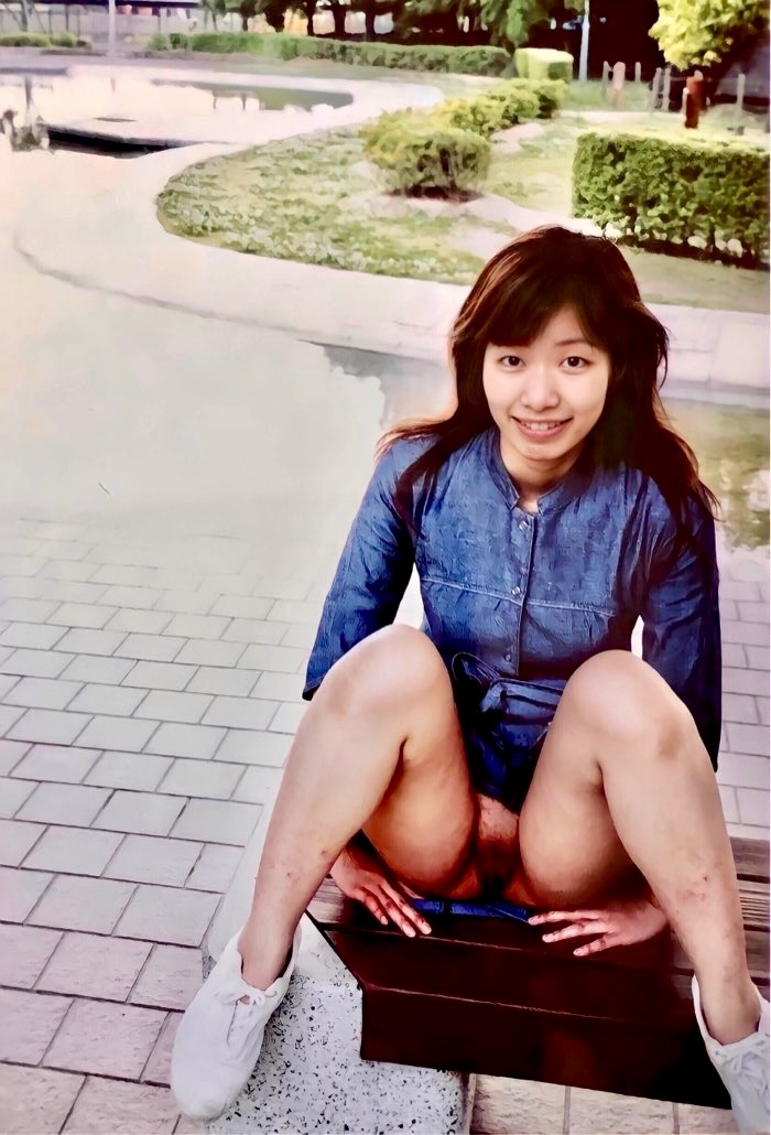 ムチムチボディで野外露出の画像その4