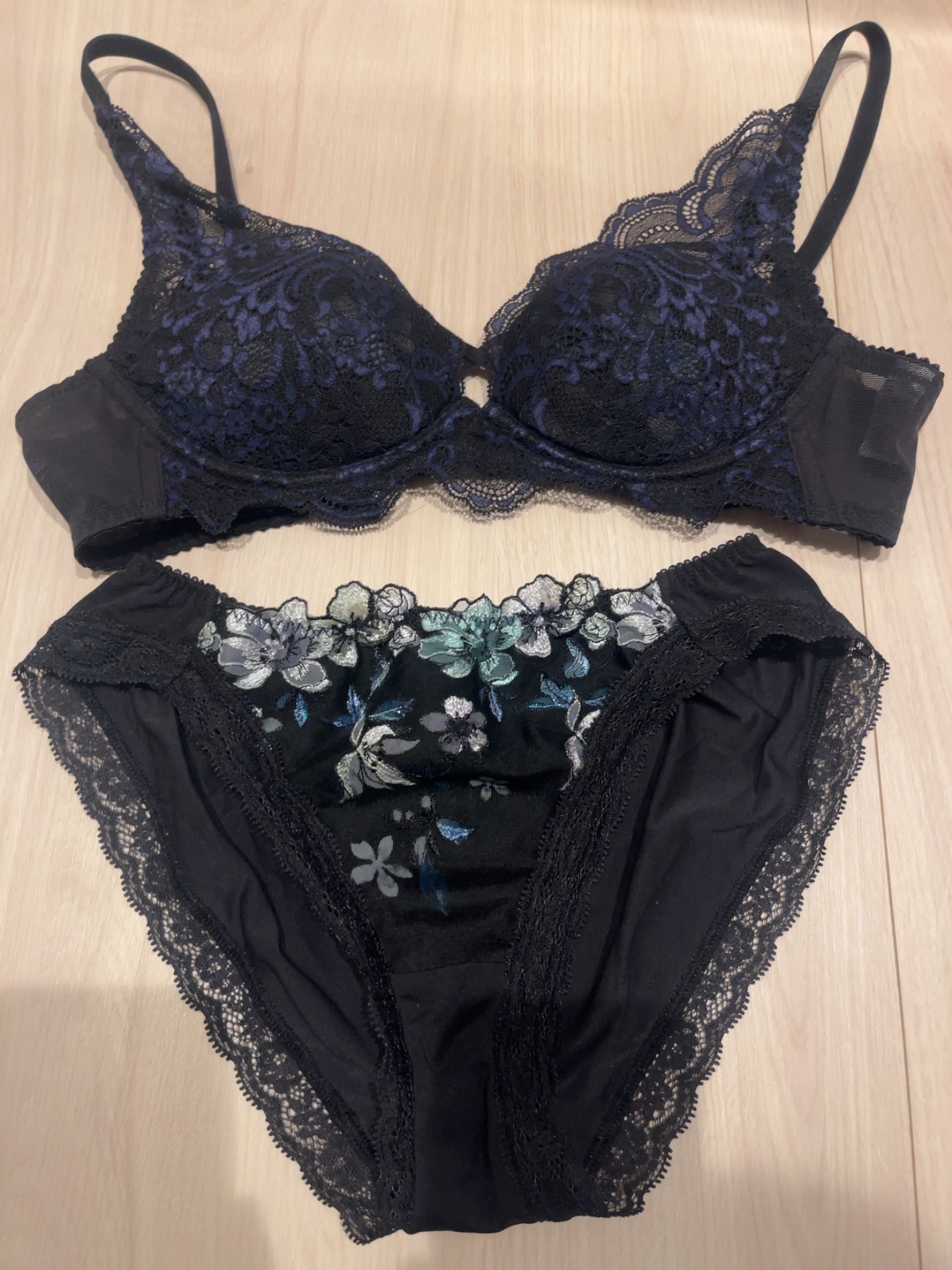 真面目妻の恥ずかしいシミの画像その1