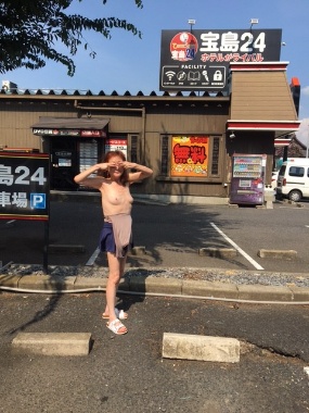 個室ビデオ・カラオケで