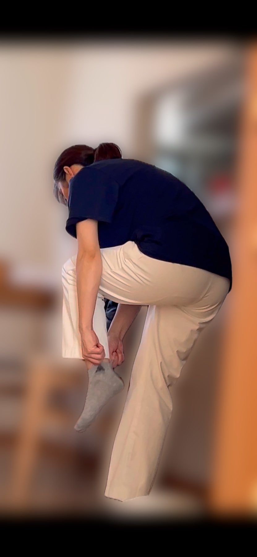 制服姿のレス妻の画像その5