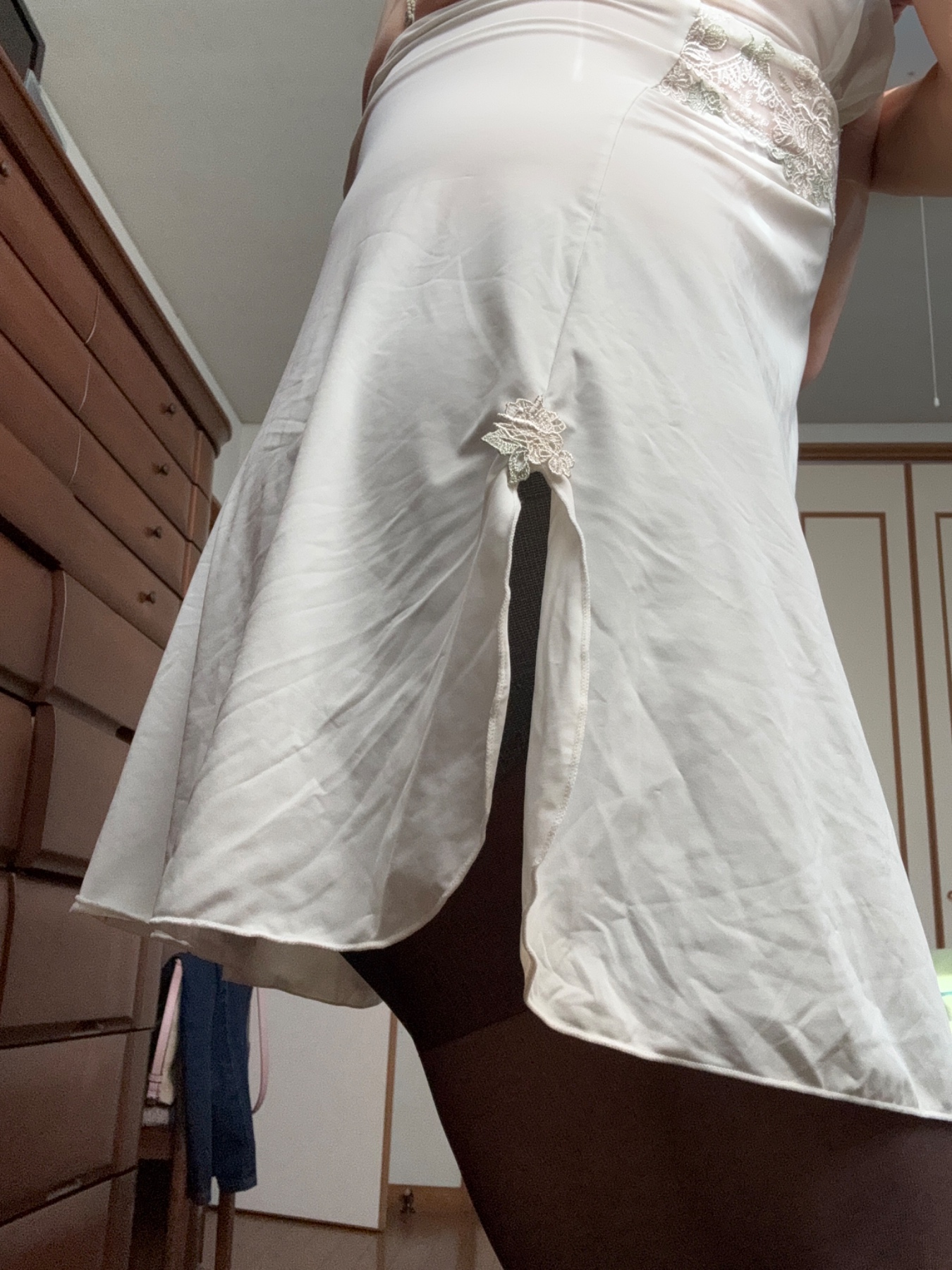 スリップと黒パンストの画像その3