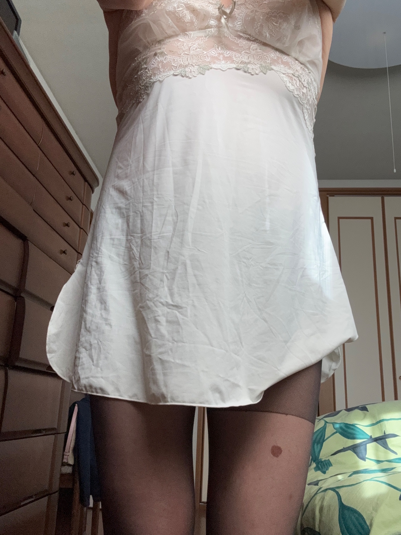 スリップと黒パンストの画像その4