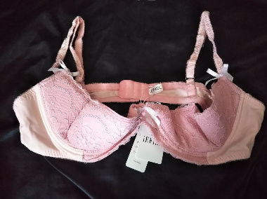 通販で届いた上だけ