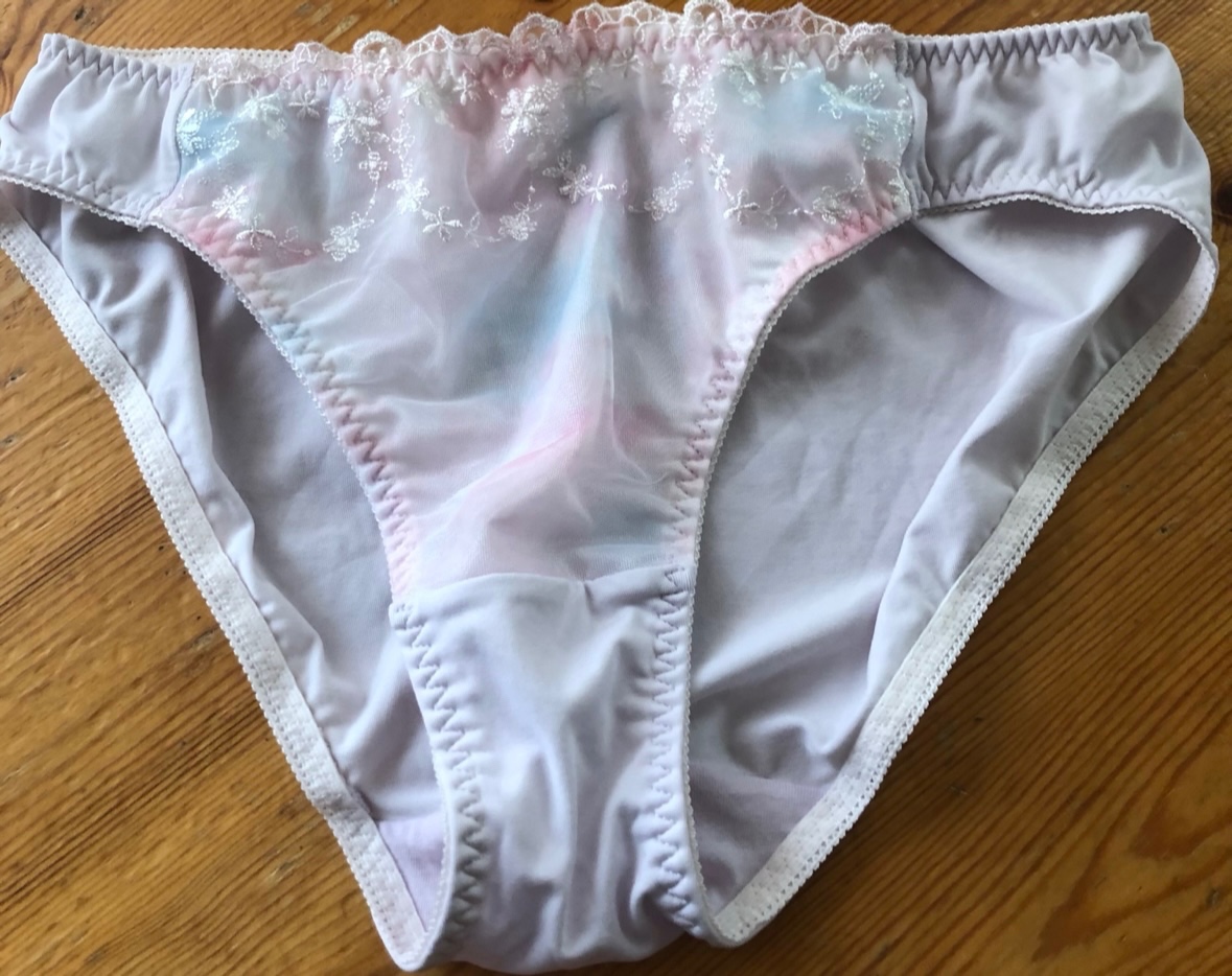 ぽっちゃり母の下着の画像その2