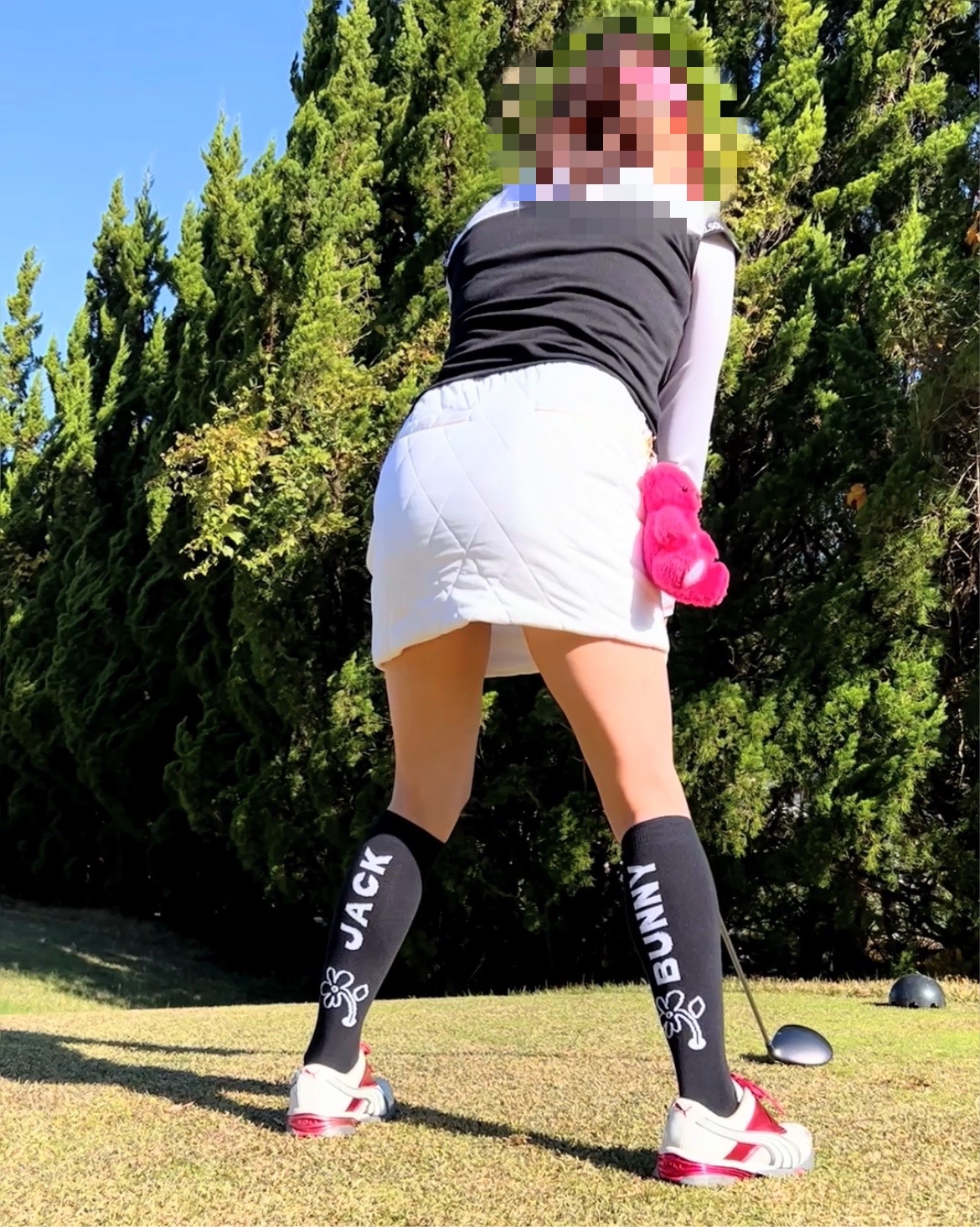 ゴルフでパンチラ　1/2の画像その2