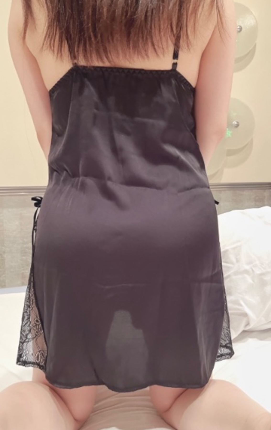 ホテルで首輪を嵌めるの画像その2