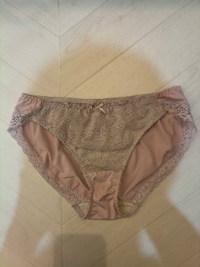 34歳教員妻の汚パンティー③