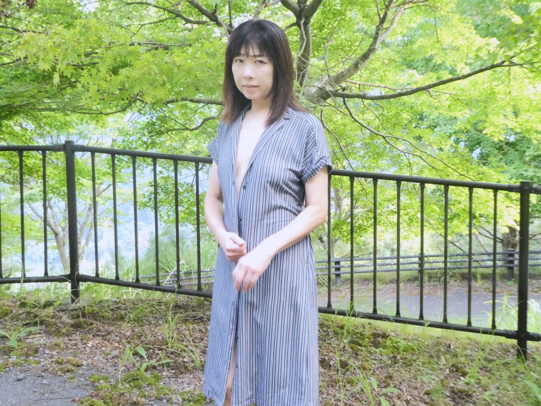 脱いでいく妻の画像その2