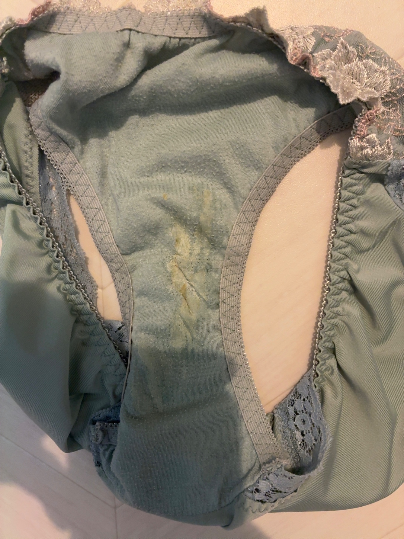 34歳教員妻の汚パンティー④の画像その3