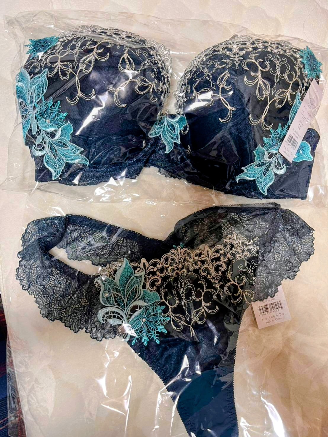 太っちょおばさんの新しい下着の画像その5