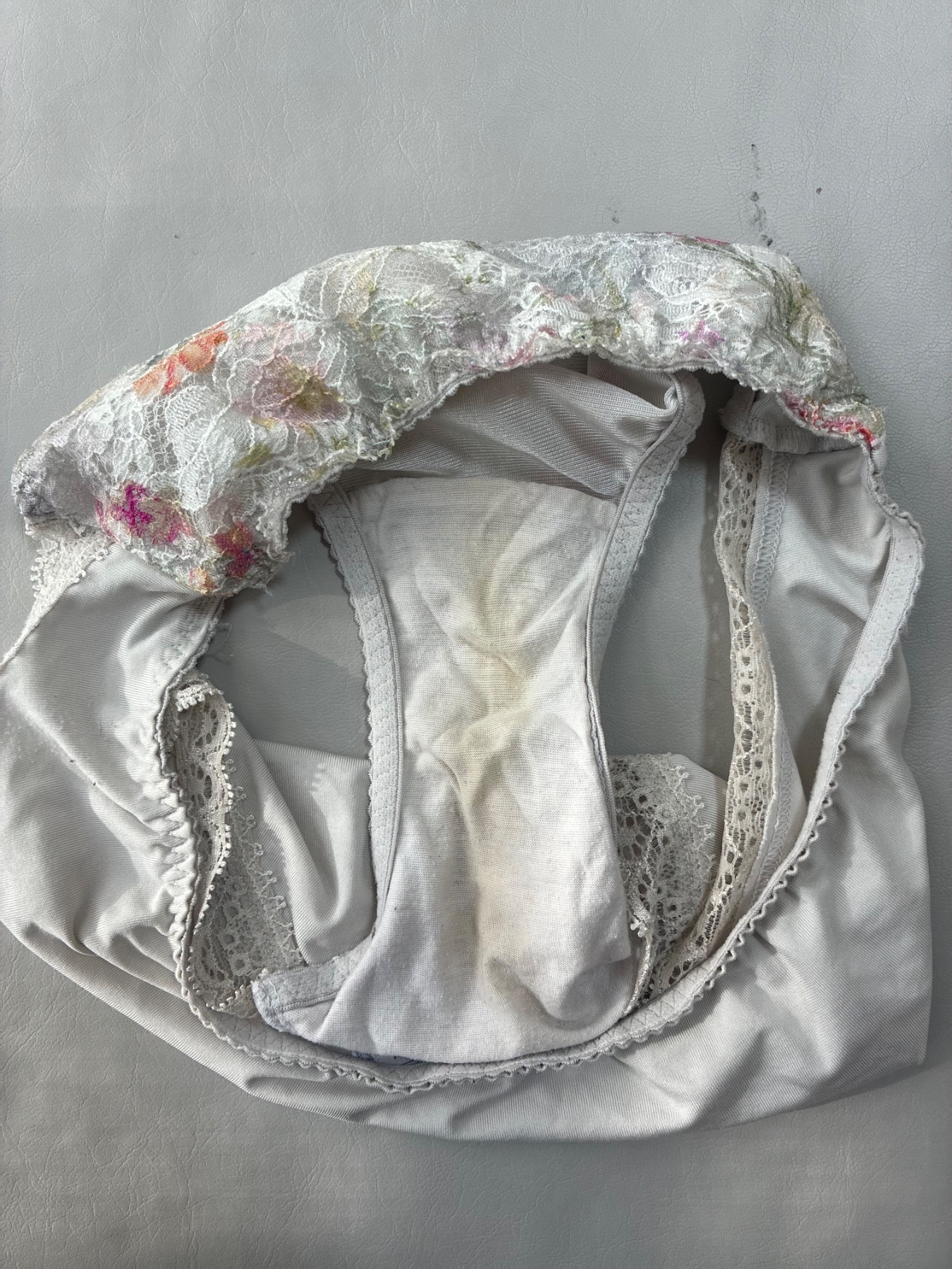 34歳教員妻の汚パンティー⑤の画像その2