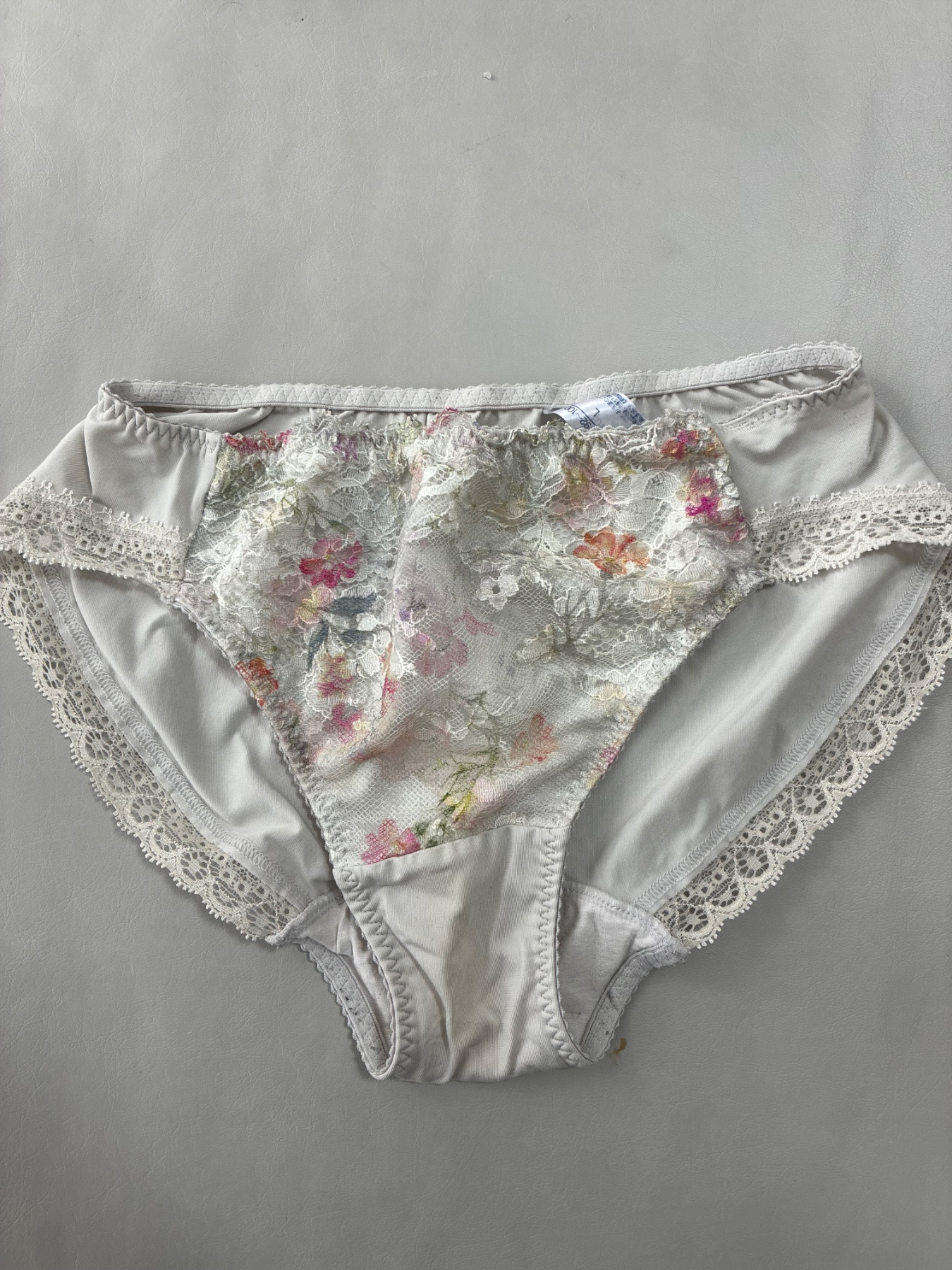 34歳教員妻の汚パンティー⑤の画像その1