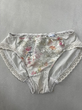 34歳教員妻の汚パンティー⑤