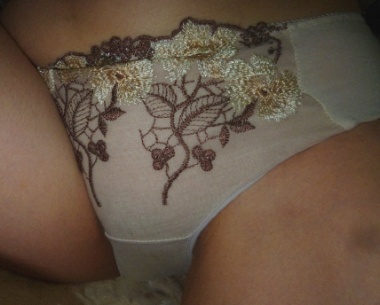 オバさんの下着姿