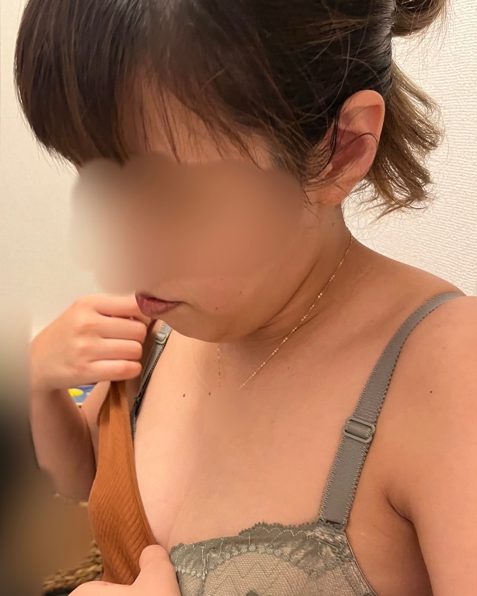 33歳嫁の下着姿の画像その3