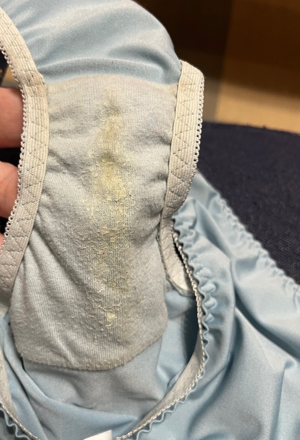 アラフォー妻の汚パンティの画像その3