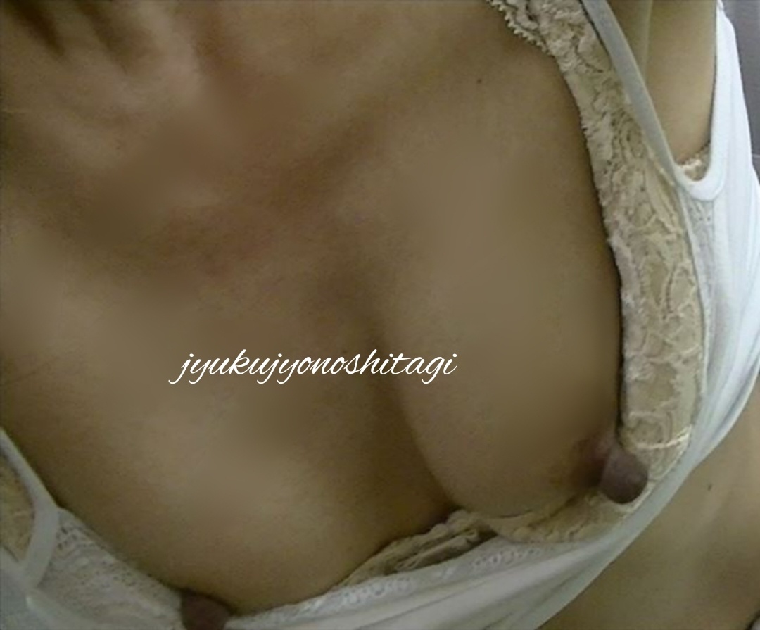 熟女の乳首の画像その1