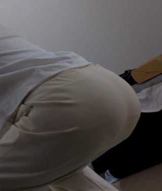 看護師妻の着衣尻